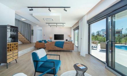 Mediterranean Ivory 7