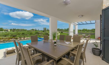 Picturesque Outlook 4