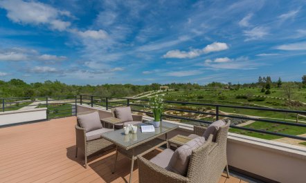 Picturesque Outlook 2