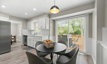 Charming Cobb Cottage 0