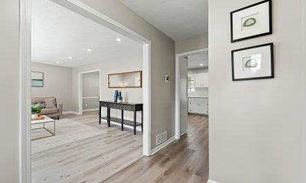 Charming Cobb Cottage 1