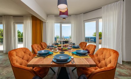 Seaview Hideout 1