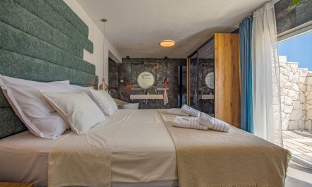 Seaview Hideout 8