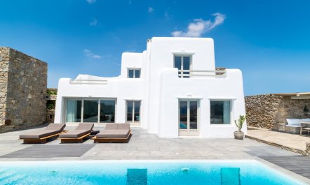 Cycladic Pause