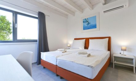 The Mountain's Rest 1