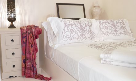 Santorini's Embrace 0