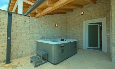 A Glance from the Peak 1