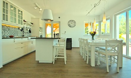 A Glance from the Peak 0