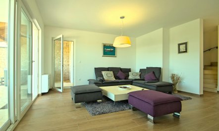 A Glance from the Peak 5