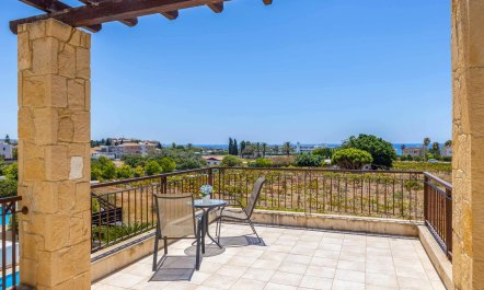 Sunny Seaside Retreat 1