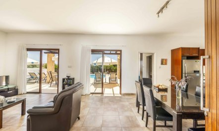 Sunny Seaside Retreat 0