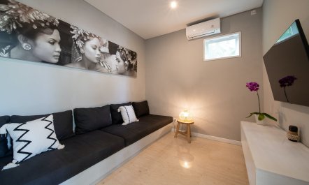 Sandals on the Shore 4