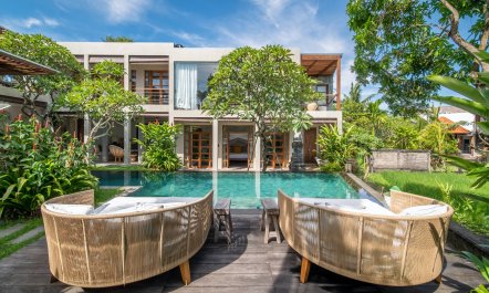 The Garden of the Moon 0