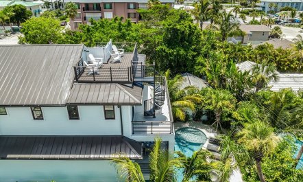 Luxury Coastal Escape 1