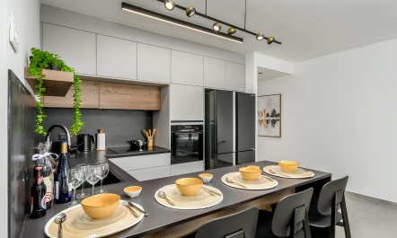 Mahane Yehuda Oasis 1