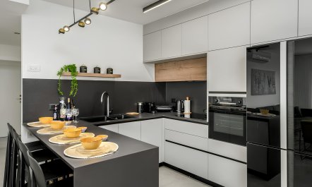 Mahane Yehuda Oasis 0