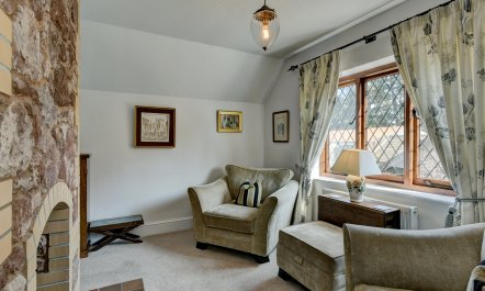 Two Grooms Cottage, Dunster 3