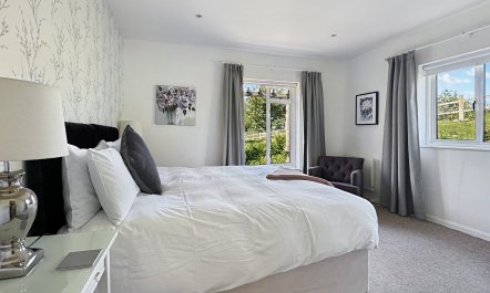 The Bramleys, Old Cleeve 5