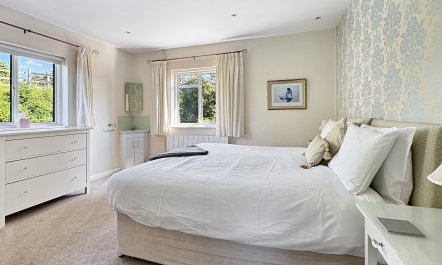 The Bramleys, Old Cleeve 9