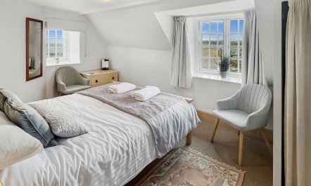 Harbour House Apartment, Porlock Weir 3