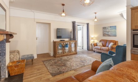 The Dog House, Porlock 3