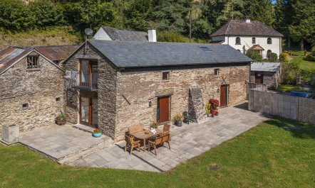 Red Deer Cottage, Wheddon Cross 4