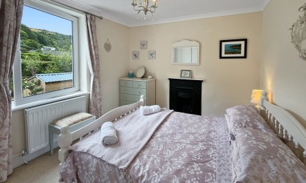 Pip's Corner, Lynton 2