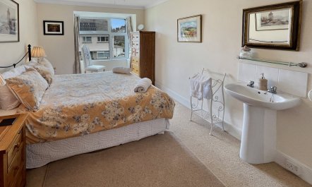 Pip's Corner, Lynton 7