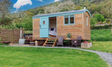 Victoria Hut, Allerford 9