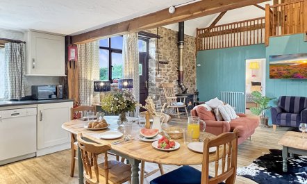 West Hollowcombe Farm Cottages - full site 6