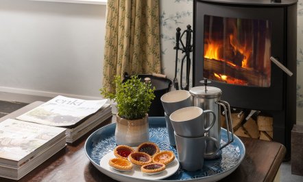 Aylesbury Cottage Sleeps 2 8