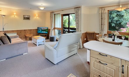 Cherry Tree Lodge ♿ 1