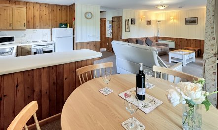 Cherry Tree Lodge ♿ 0