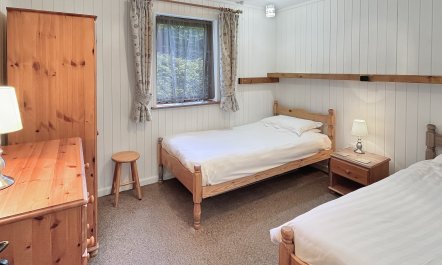 Cherry Tree Lodge ♿ 9