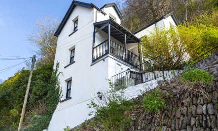 Lorna Doone Cottage, Lynmouth 2