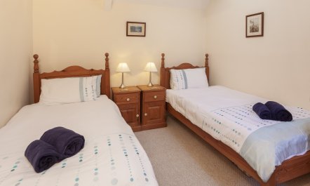 Lorna Doone Cottage, Lynmouth 6