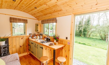 Bramley Hut, Allerford 4