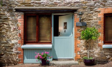 Aylesbury Cottage Sleeps 4 1