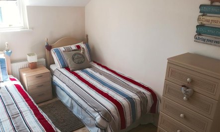 3 Bed in Tenby 6