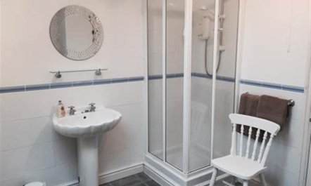 3 Bed in Tenby 9