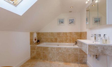 in Crediton  (87358) 9