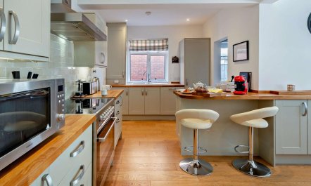 4 Bed in Ryde 3