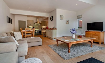 4 Bed in Ryde 2