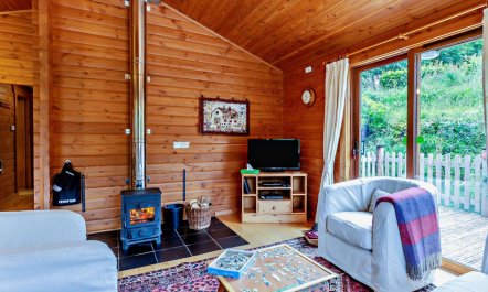 2 Bed in Strome Ferry 2