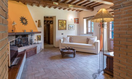 Umbrian Charm 9