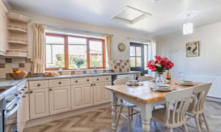 2 Bed in Holsworthy 3