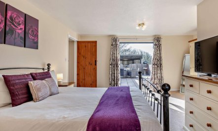3 Bed in Holsworthy 9