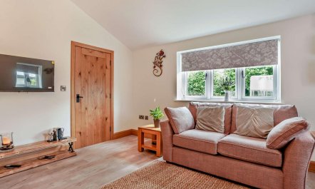 1 Bed in Shepton Mallet 4