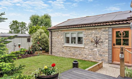 1 Bed in Shepton Mallet