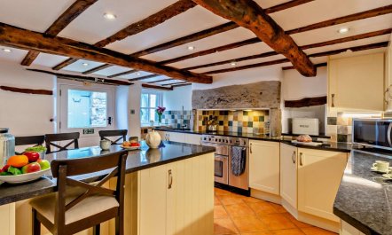 3 Bed in Grange-over-sands 2